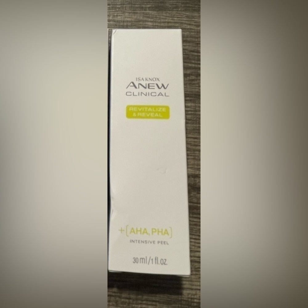 👩🏻🦱 INTENSIVE PEEL Avon Isa Knox Clinical Revitalize & Reveal Discontinued NIB - Picture 3 of 5